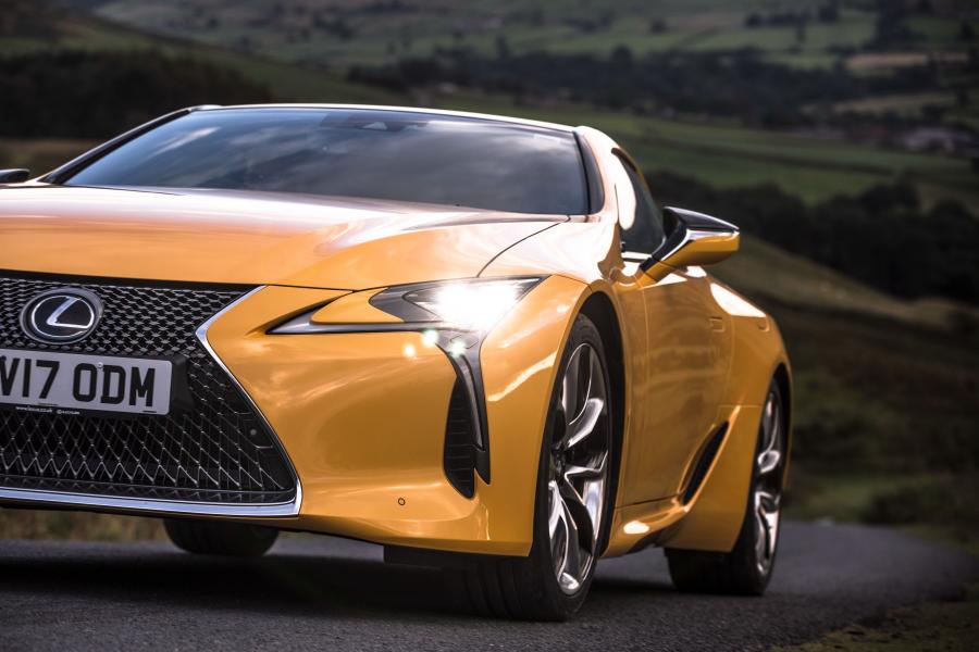 Детали экстерьера Lexus LC500 2017 года  (UK) (фото 6 из 40)